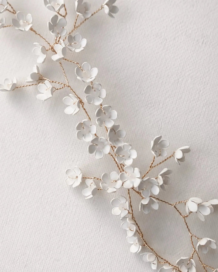 VIGNE DE CHEVEUX MARIÉE ROMY – SOUPLE ET ROMANTIQUE SallyJaneBridal