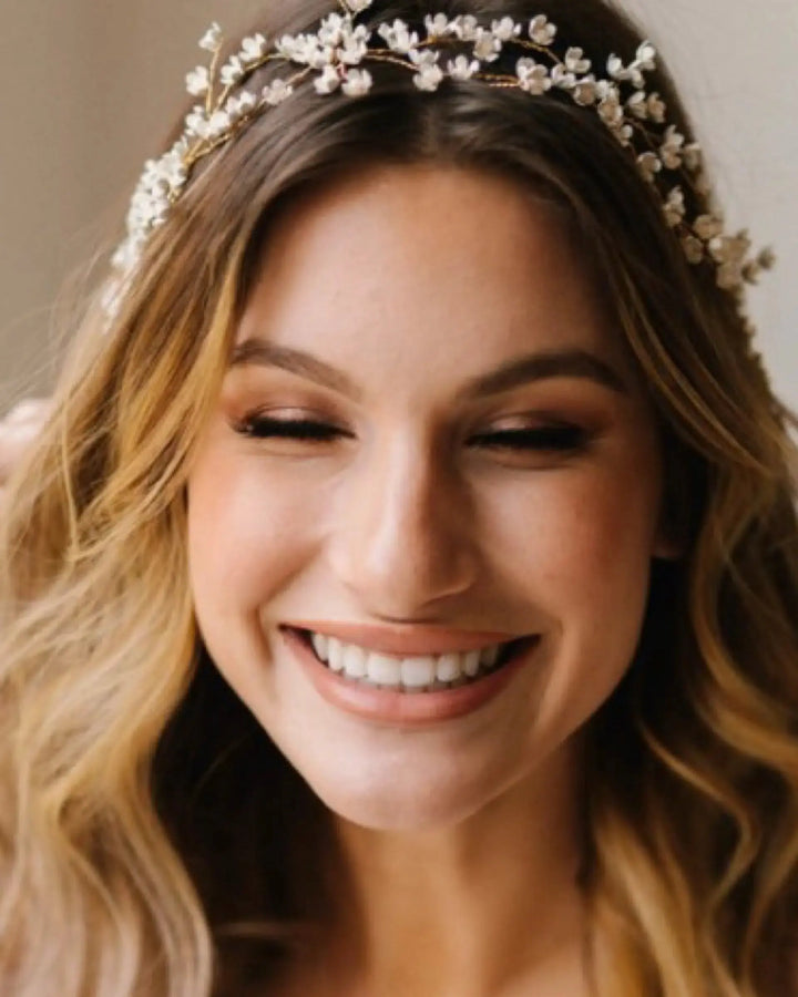 VIGNE DE CHEVEUX MARIÉE ROMY – SOUPLE ET ROMANTIQUE SallyJaneBridal