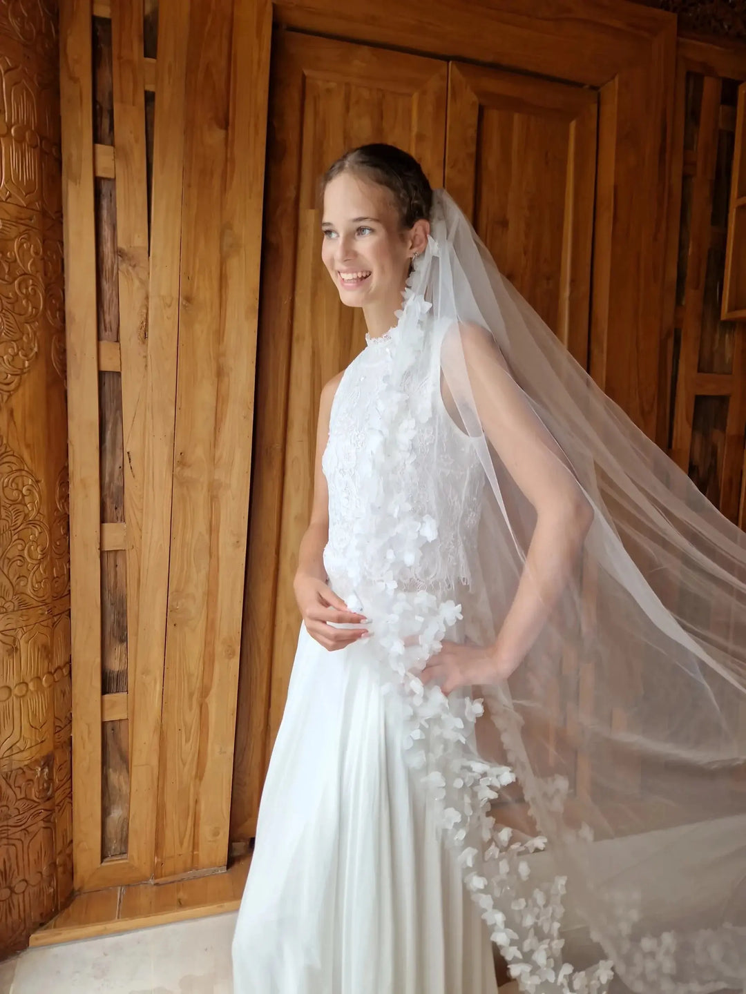 VOILE DE MARIÉE AVEC FLEURS EN MOUSSELINE 3D - MORFEO WD115 Novias