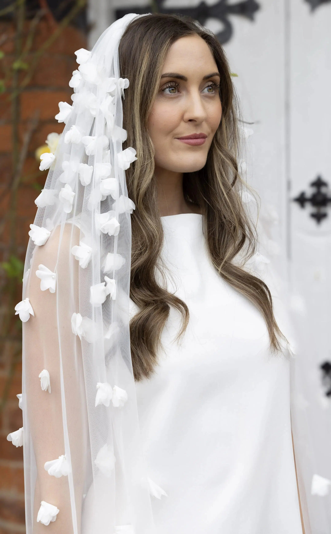 VOILE DE MARIÉE CATHÉDRALE 300 CM EN TULLE IVOIRE À FLEURS 3D | PBV9081 THE PERFECT BRIDAL COMPANY