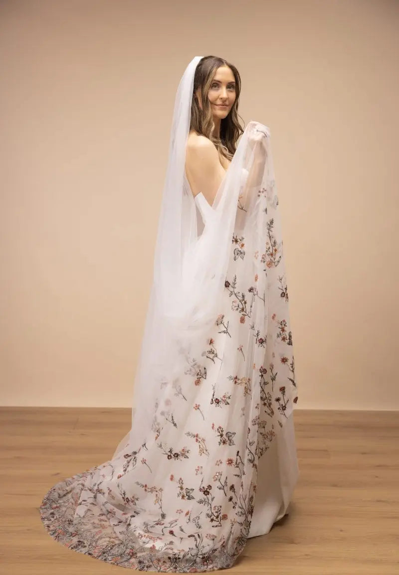 VOILE DE MARIÉE CATHÉDRALE 300 CM EN TULLE IVOIRE & BRODERIES FLORALES - PBV9084 THE PERFECT BRIDAL COMPANY