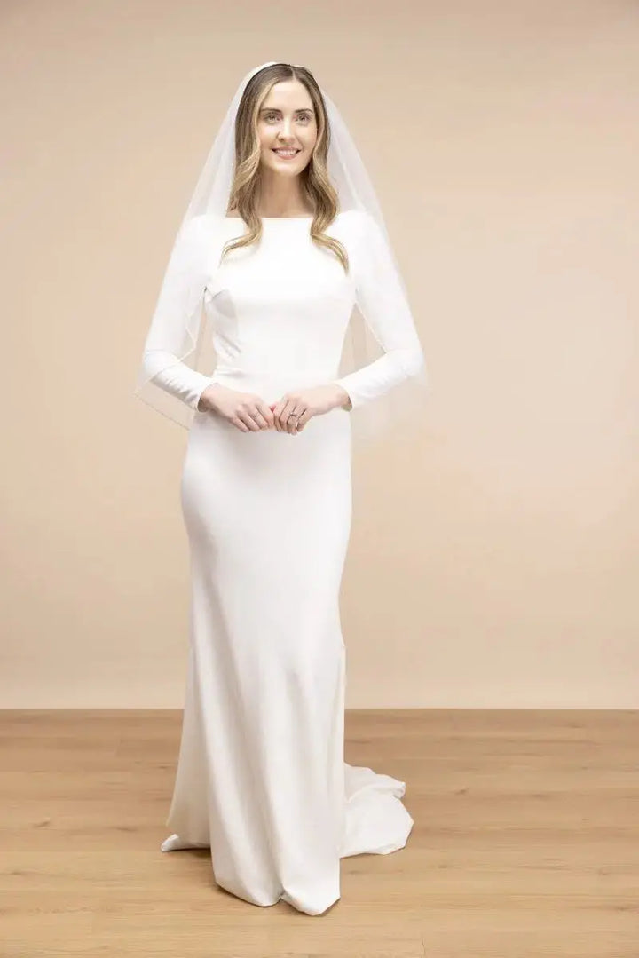 VOILE DE MARIÉE COURT 90 CM EN TULLE IVOIRE À BORDURE PERLES & CRISTAUX | PBV9024 THE PERFECT BRIDAL COMPANY