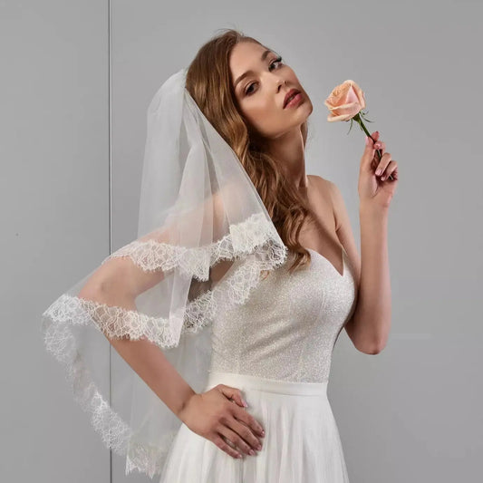 VOILE DE MARIÉE COURT EN DENTELLE FRANÇAISE AVRIL WK45 Novias