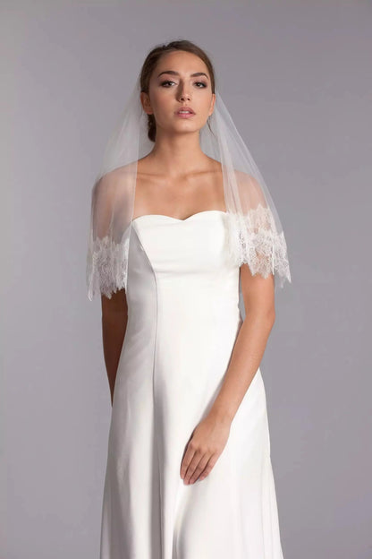 VOILE DE MARIÉE COURT EN DENTELLE FRANÇAISE CAITLIN WK28 Novias