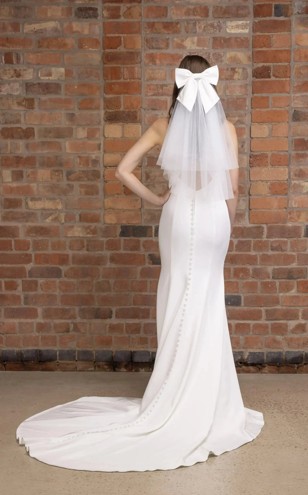 VOILE DE MARIÉE COURT EN TULLE IVOIRE À NŒUD SATIN – STYLE MODERNE & CHIC | PBV9062 THE PERFECT BRIDAL COMPANY