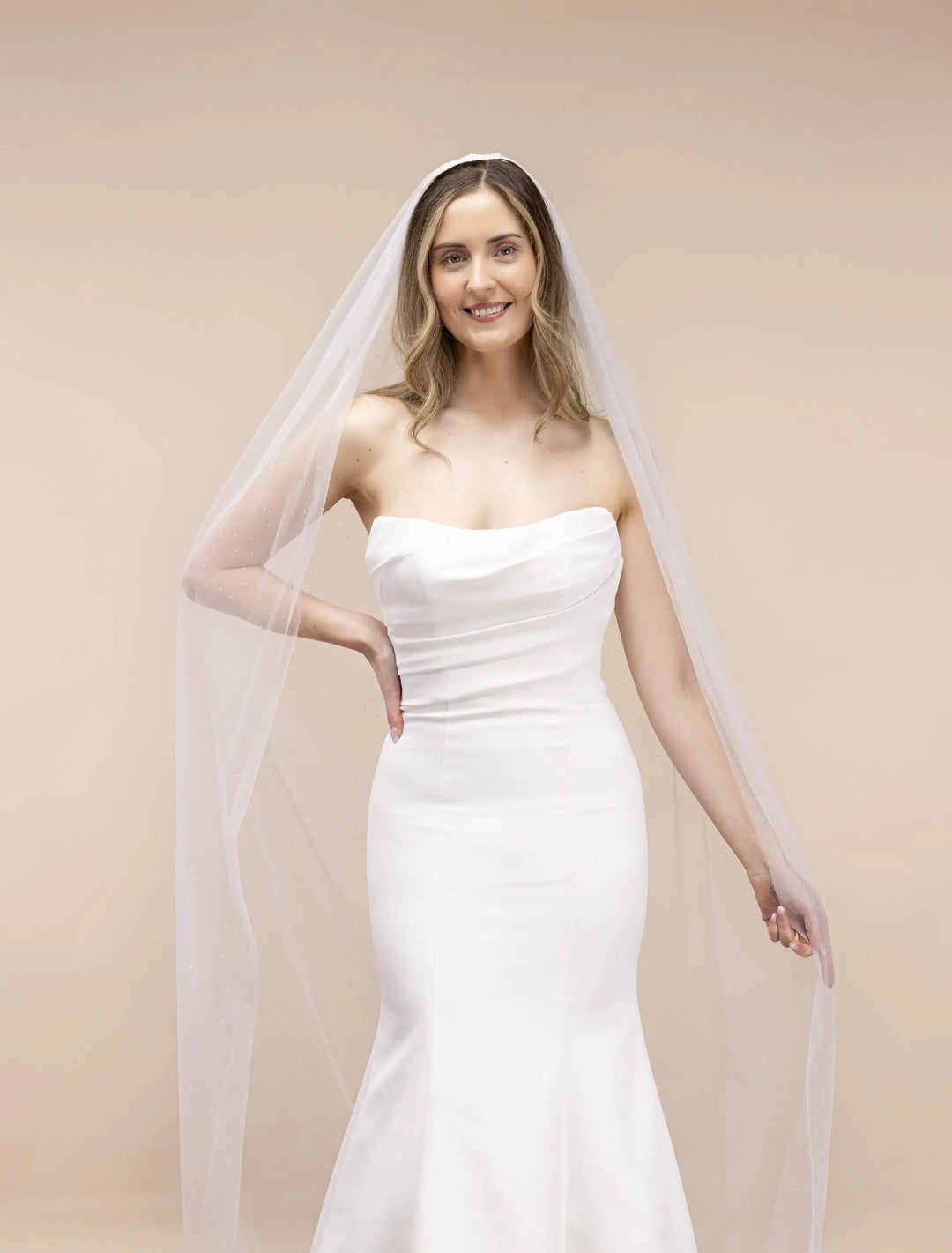 VOILE DE MARIÉE EN TULLE IVOIRE ORNÉ DE CRISTAUX IRISÉS – PBV9077 THE PERFECT BRIDAL COMPANY