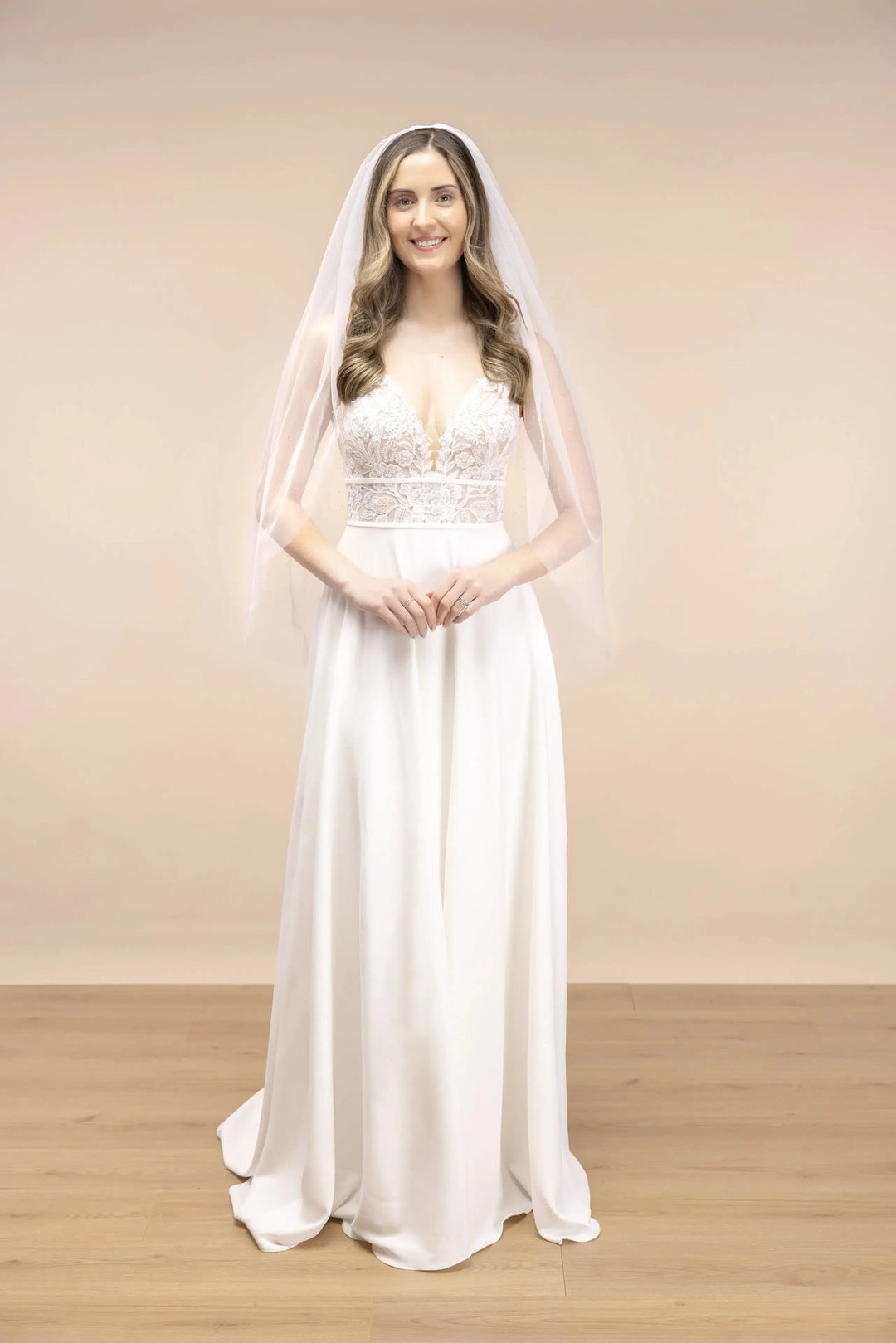 VOILE DE MARIÉE EN TULLE IVOIRE ORNÉ DE CRISTAUX IRISÉS – PBV9077 THE PERFECT BRIDAL COMPANY