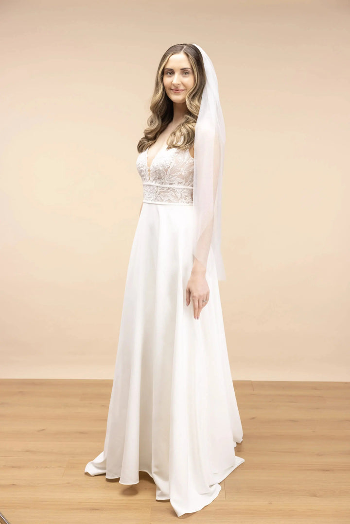 VOILE DE MARIÉE EN TULLE IVOIRE ORNÉ DE CRISTAUX IRISÉS – PBV9077 THE PERFECT BRIDAL COMPANY