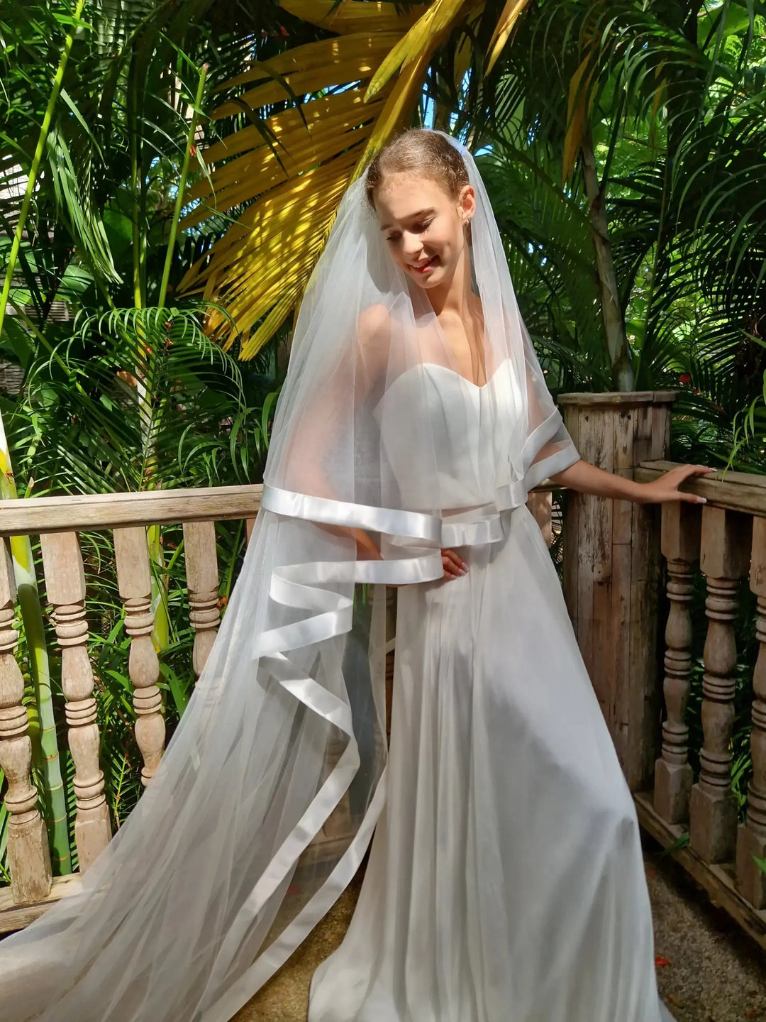 VOILE DE MARIÉE LONG AVEC BORDURE EN SATIN LARGE ET RABAT VISAGE- MIMOSA WD117 Novias