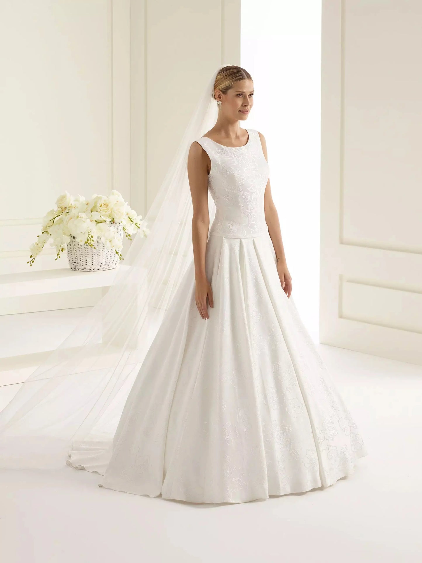 VOILE DE MARIÉE LONG SIMPLE EN TULLE S226 Bianco Evento