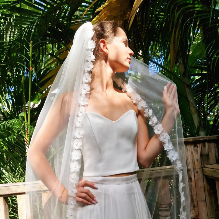 VOILE DE MARIÉE MINDY WD116 – TULLE DOUX ORNÉ DE FLEURS 3D ET DE PERLES Novias