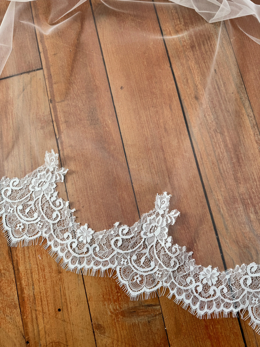 VOILE MARIÉE CASSANDRA WK15 DENTELLE FRANÇAISE – AVEC RABAT 80/300 CM Novias