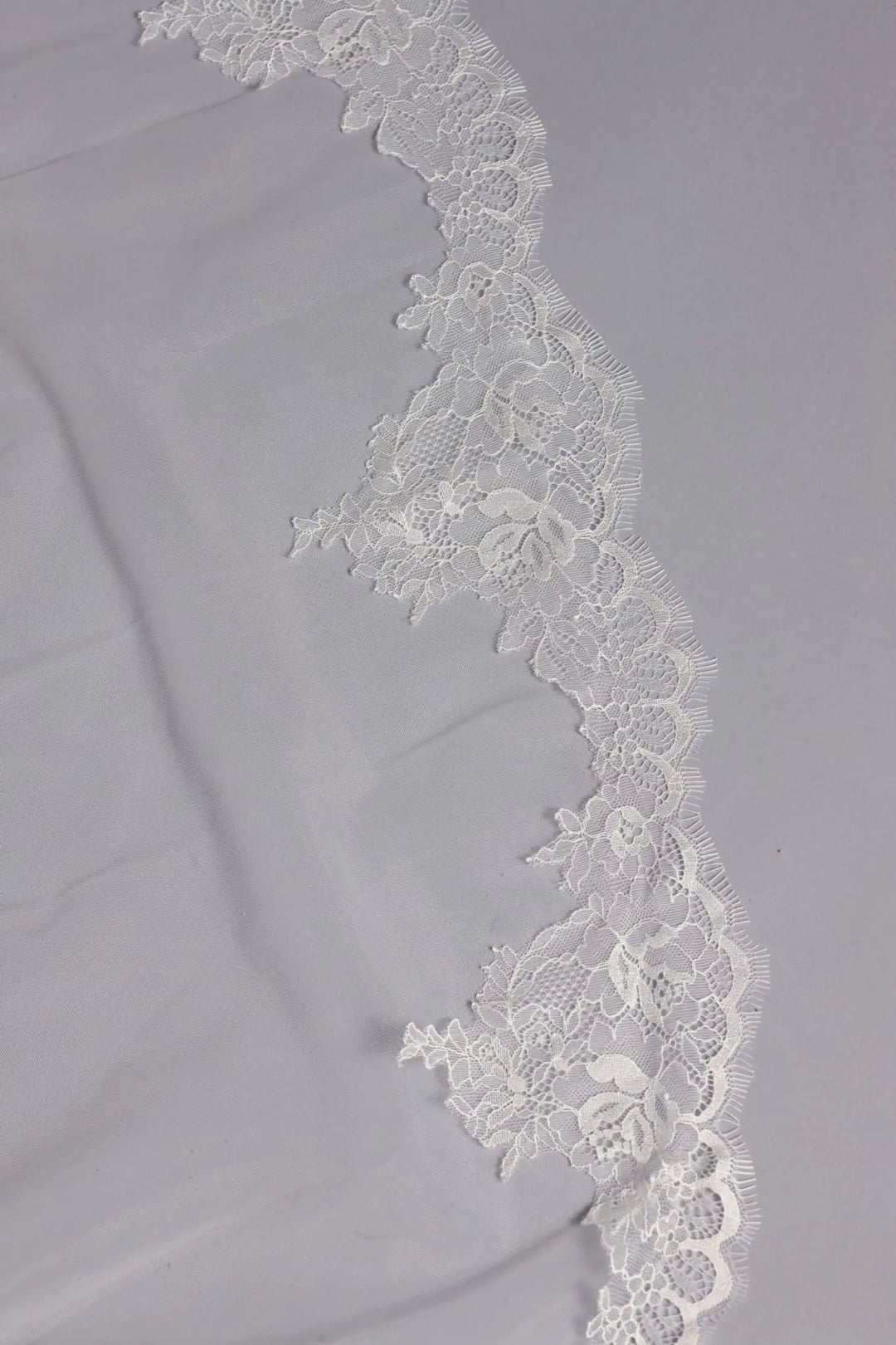 VOILE MARIÉE CATHÉDRALE DENTELLE FRANÇAISE 270 CM – DASANTA WD36 Novias