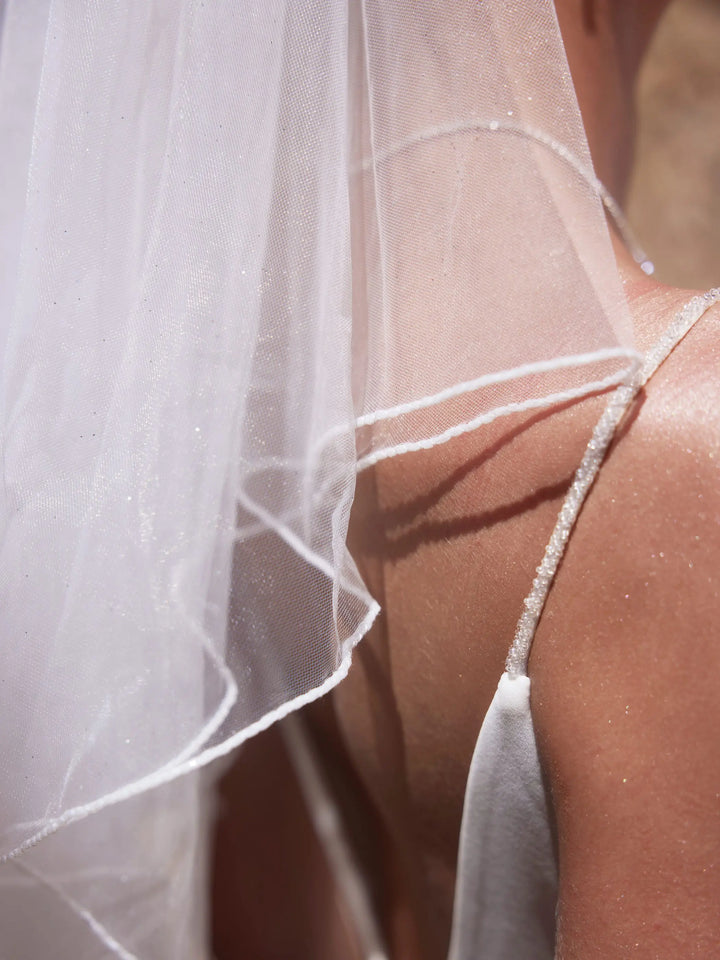 VOILE MARIÉE COURT S494 TULLE PAILLETÉ & PERLES DE VERRE – AVEC RABAT BIANCO EVENTO