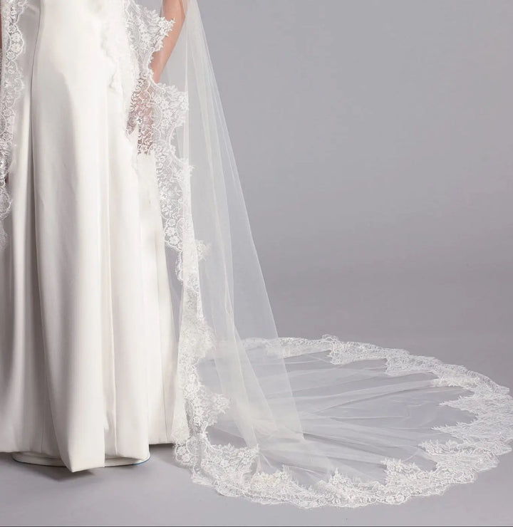 VOILE MARIÉE DEBORAH WD17 LARGE BORDURE DENTELLE FRANÇAISE – RABAT 80 CM & 300 CM Novias