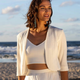 Veste de mariée Erica SW14 – maille douce – coupe courte