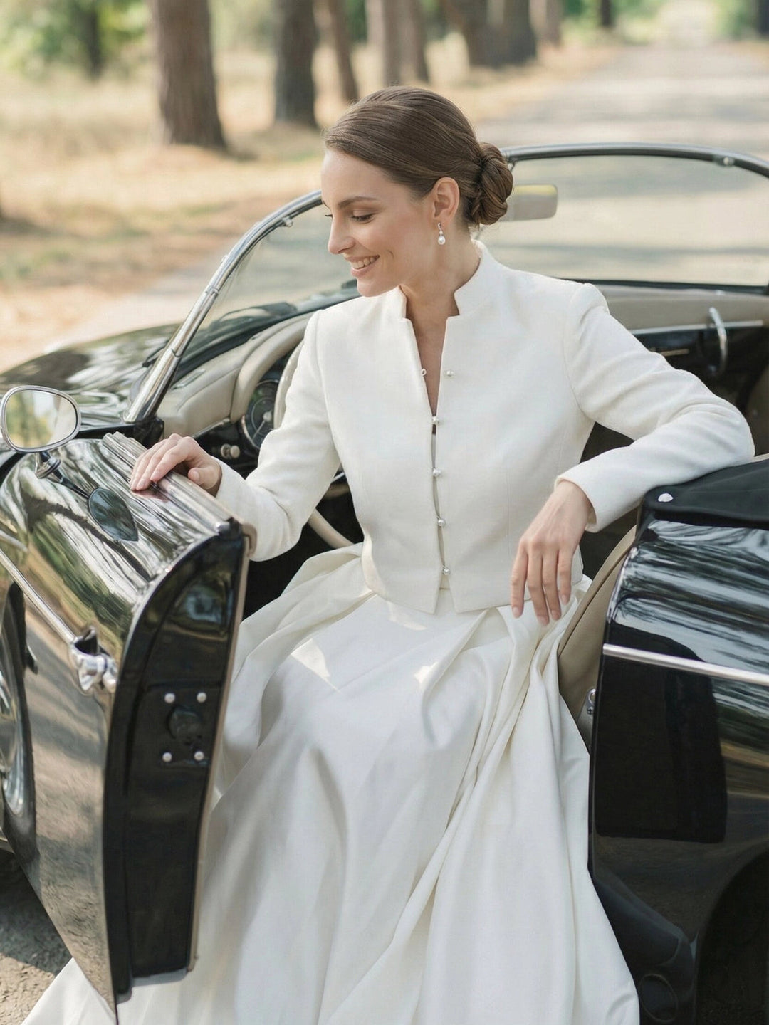 Veste de mariée courte – col montant, boutons perle – WJ02 Artpodiumstudio
