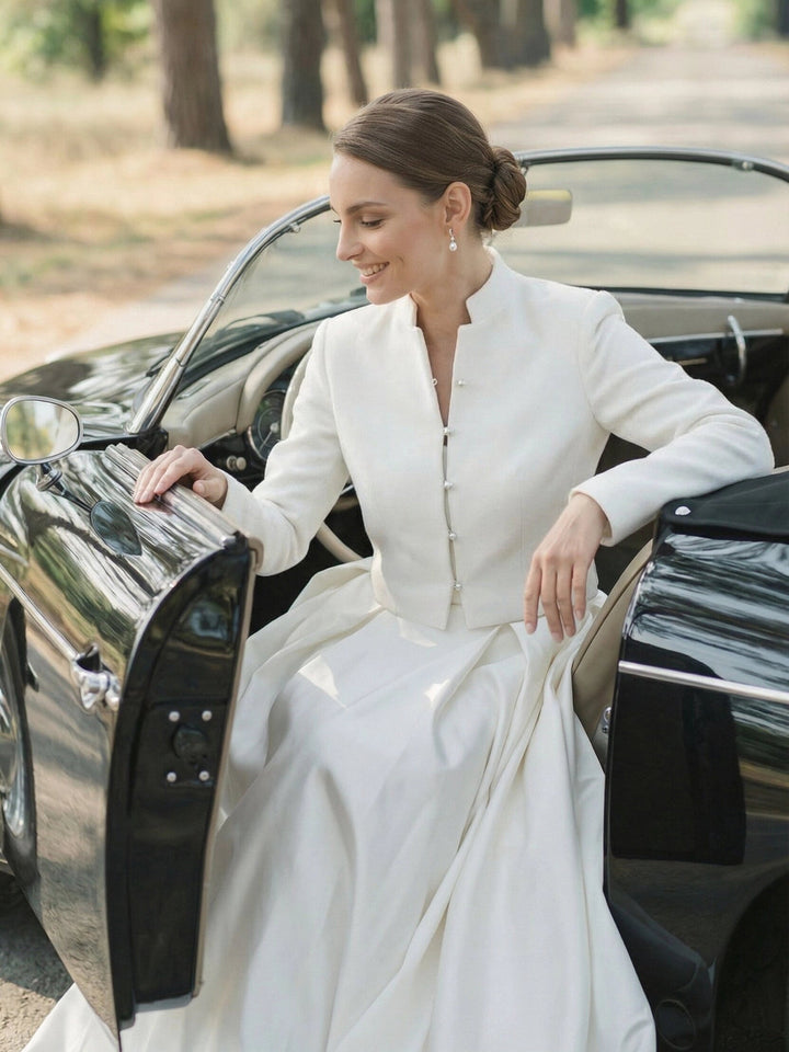 Veste de mariée courte – col montant, boutons perle – WJ02 Artpodiumstudio