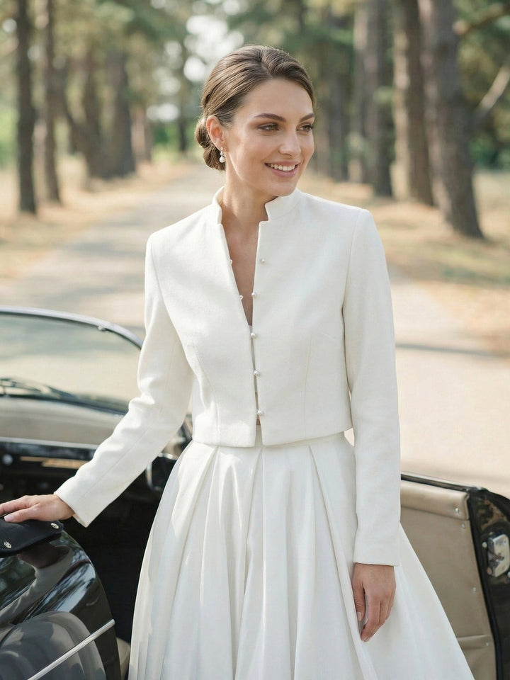 Veste de mariée courte – col montant, boutons perle – WJ02 Artpodiumstudio