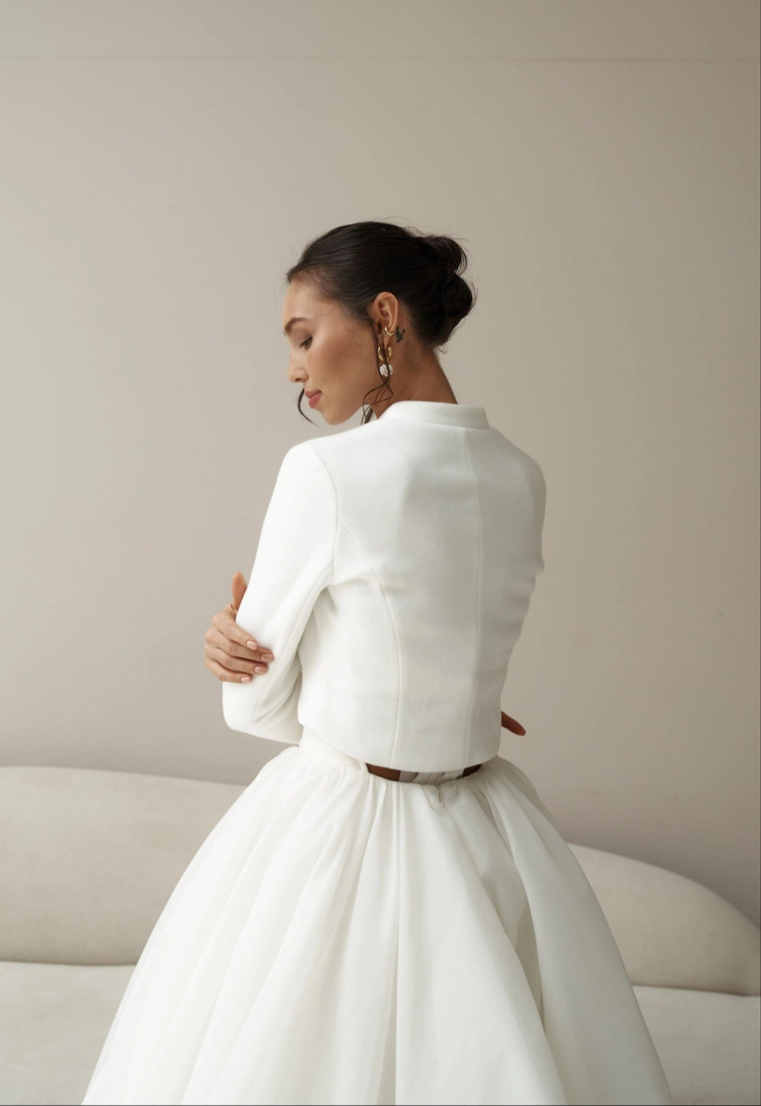 Veste de mariée courte – col officier, laine et cachemire – WJ04 Artpodiumstudio