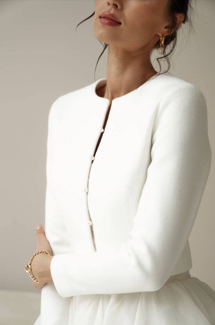 Veste de mariée en laine et cachemire ivoire, vue de trois quarts