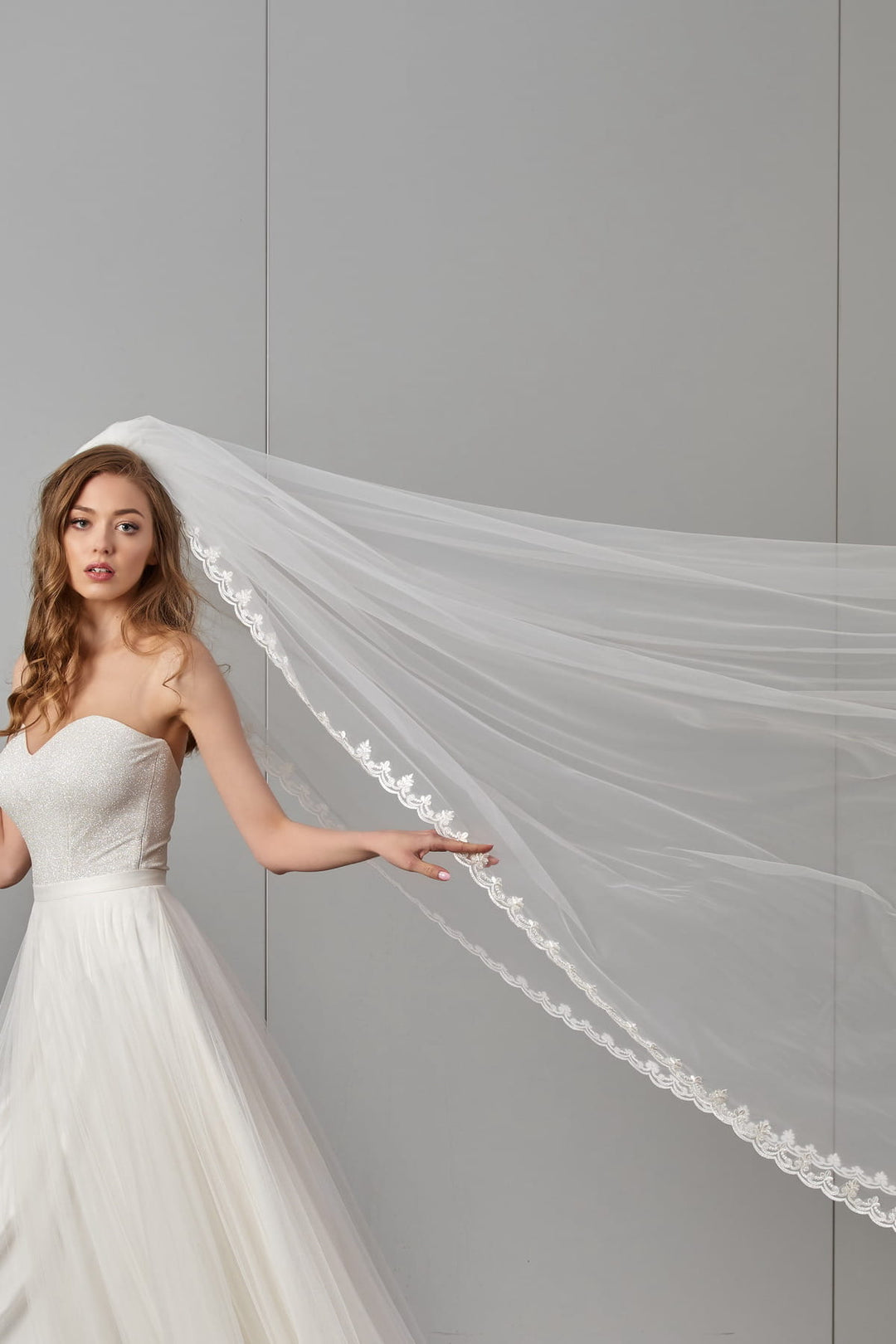 Voile de mariée Anaïs WD71 porté, dentelle à sequins