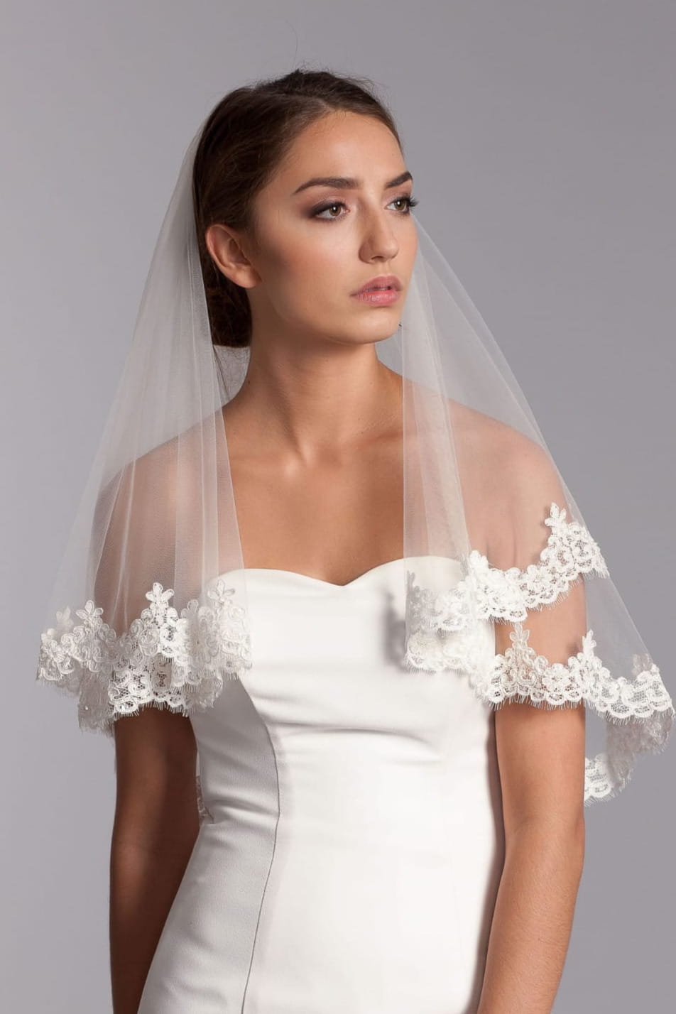Voile de mariée Caterina WK20W porté en deux couches, large dentelle florale