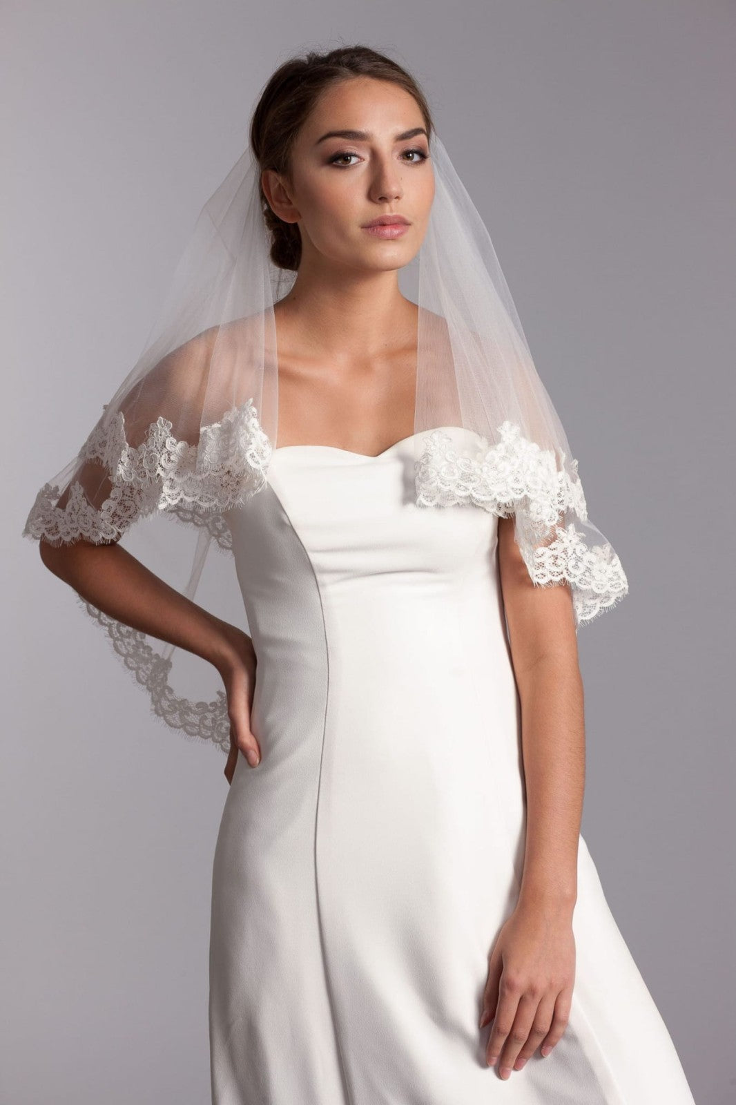 Voile de mariée Cecilia WK20 porté en deux couches, grande dentelle florale en bordure