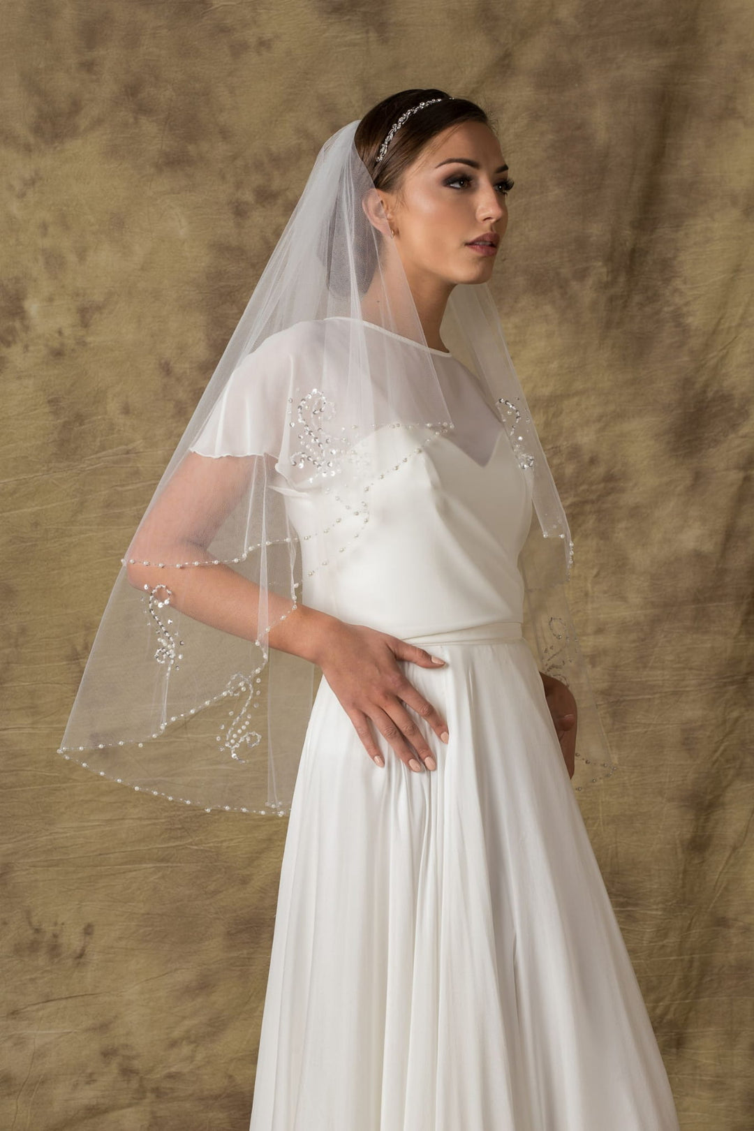 Voile de mariée Cesaria W41 porté, perles et sequins