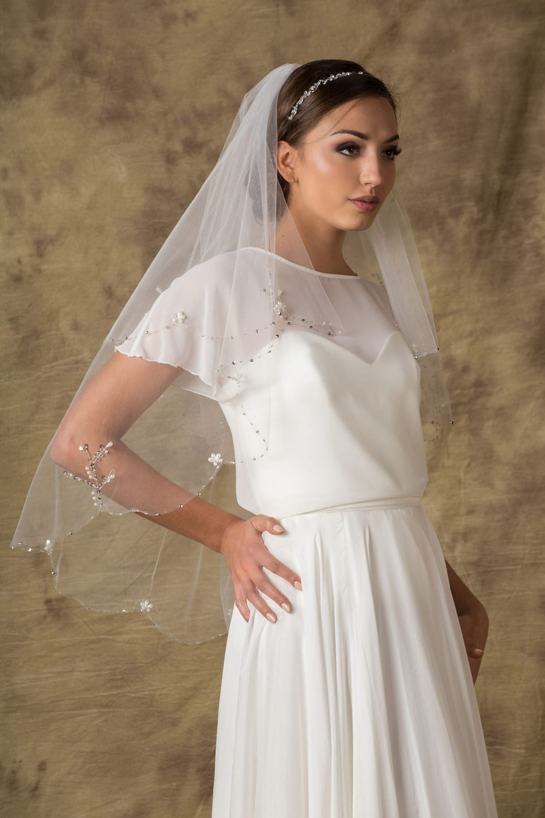 Voile de mariée Chiara W40 porté, perles et sequins