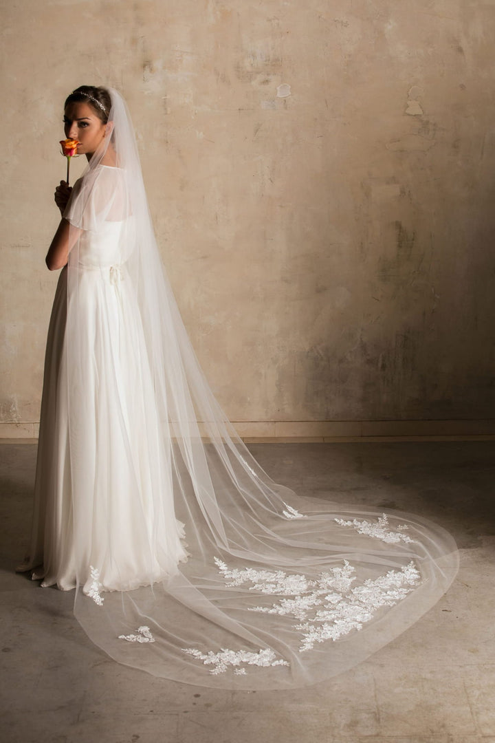 Voile de mariée Dahlia WD53 porté, applications dentelle