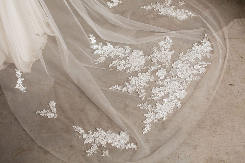 Voile de mariée Dahlia WD53 porté, applications dentelle
