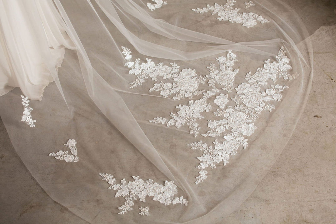 Voile de mariée Dahlia WD53 porté, applications dentelle