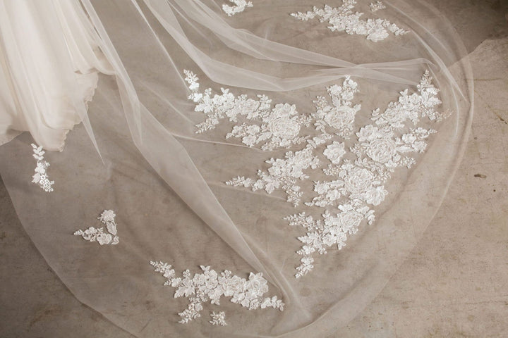 Voile de mariée Dahlia WD53 porté, applications dentelle