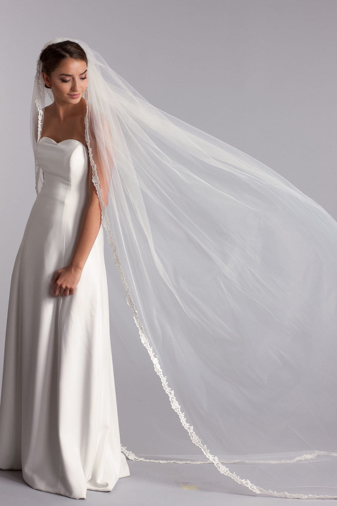 Voile de mariée Daryl WD15 porté, bordure dentelle