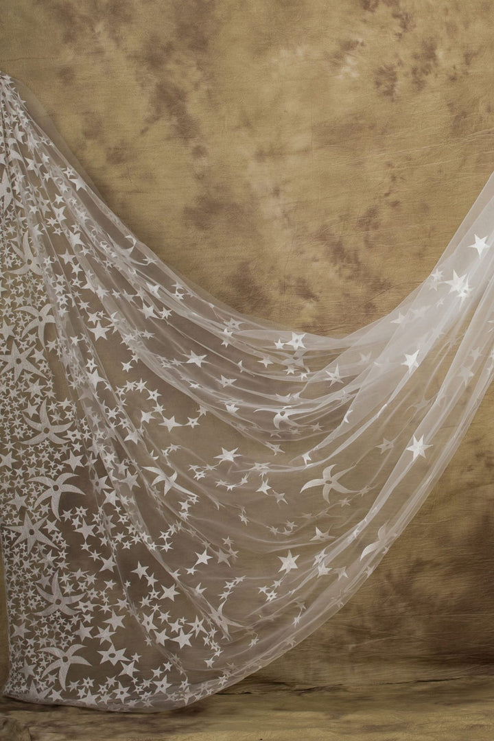 Voile de mariée Delta WD54 porté, étoiles brodées