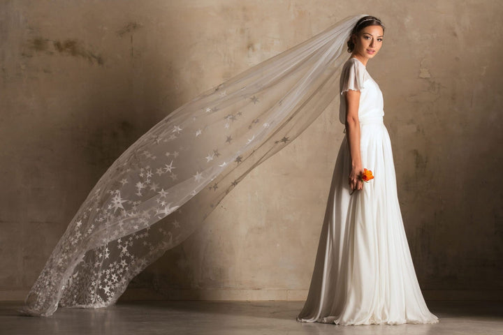 Voile de mariée Delta WD54 porté, étoiles brodées