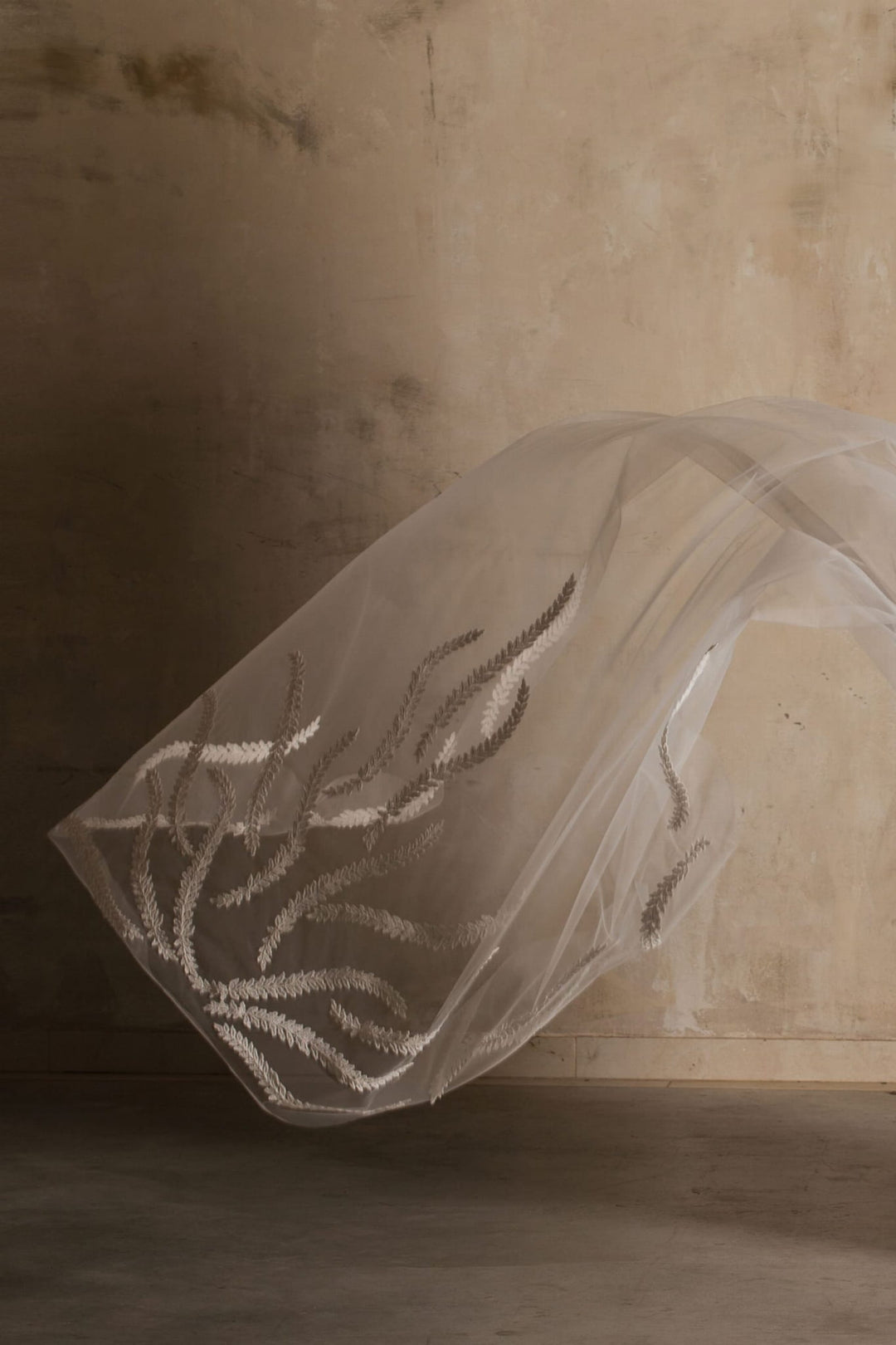Voile de mariée Dylan WD52 porté, applications dentelle