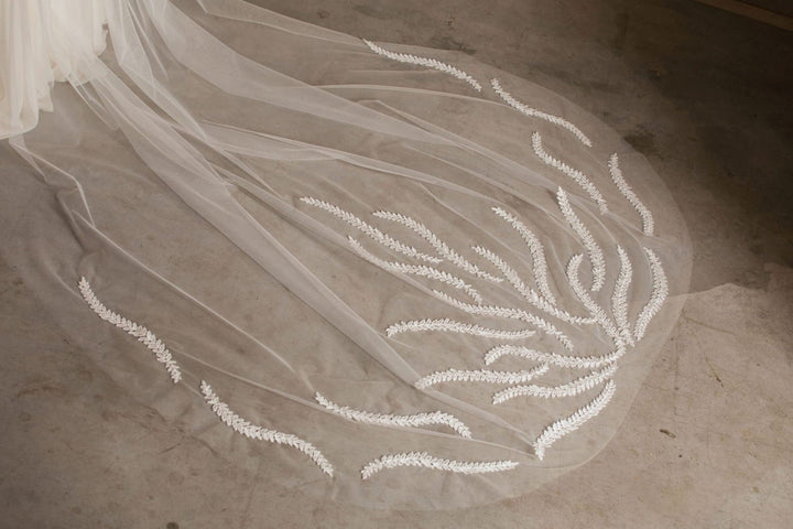 Voile de mariée Dylan WD52 porté, applications dentelle