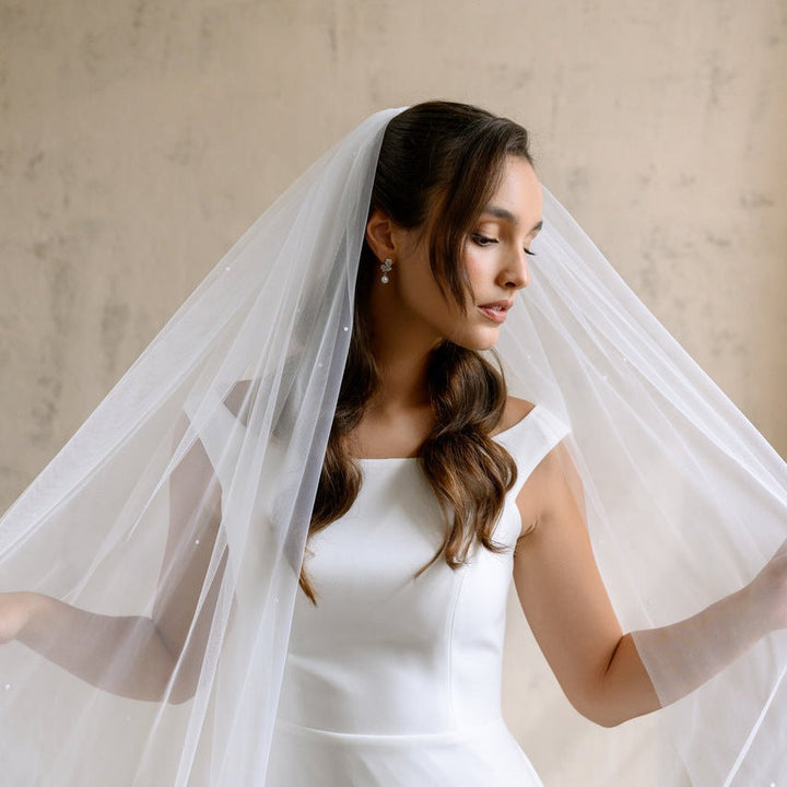 Voile de mariée Esmea 300 cm, demi-perles, tulle souple ivoire, voile ouvert à deux mains