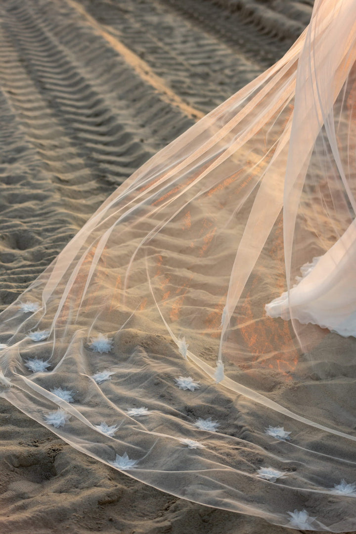 Voile de mariée Evangeline WD95 porté, fleurs 3D