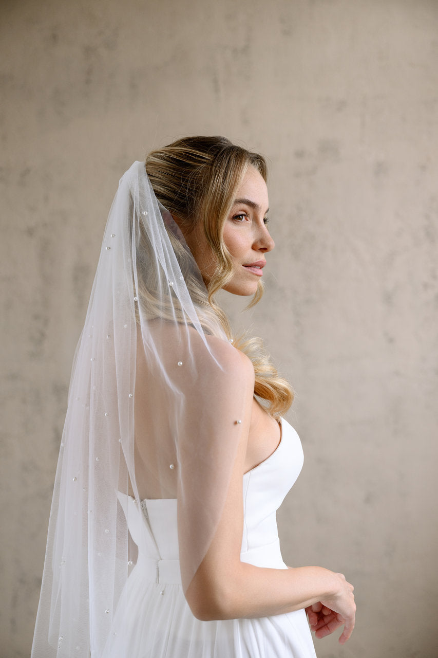 Voile de mariée Ivelia 80 cm, perles, vue de profil