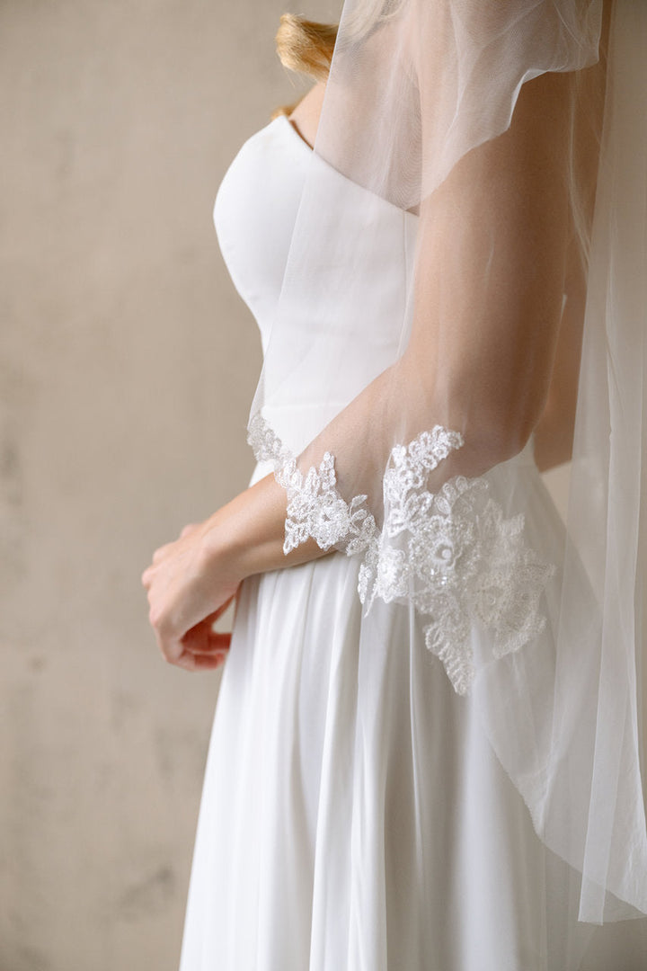 Voile de mariée Meloria 106 cm, détail des motifs de dentelle sur le bord