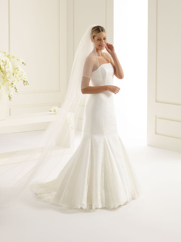 Voile de mariée à rabat 300 cm en tulle ivoire à bordure festonnée et cristaux S144S Bianco Evento