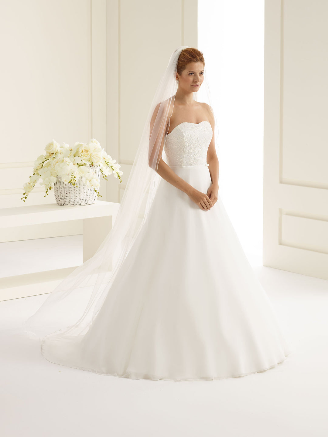 Voile de mariée chapelle 220 cm à bordure festonnée S166 Bianco Evento