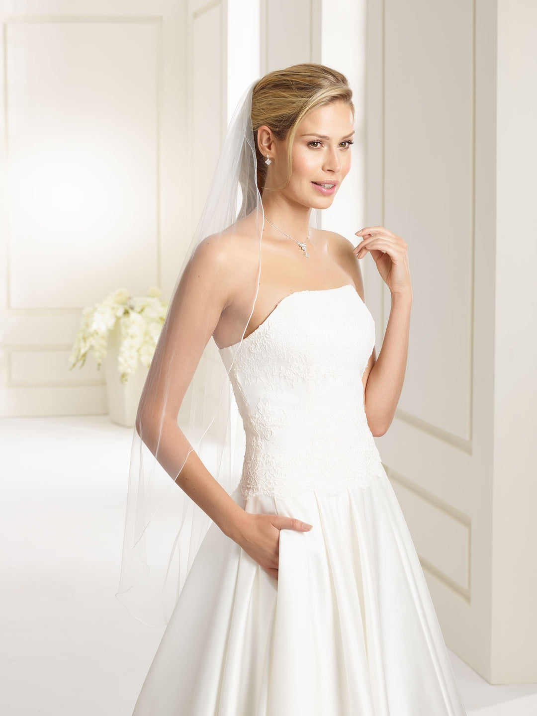 Voile de mariée 110 cm longueur taille en tulle ivoire à bordure festonnée S191 Bianco Evento