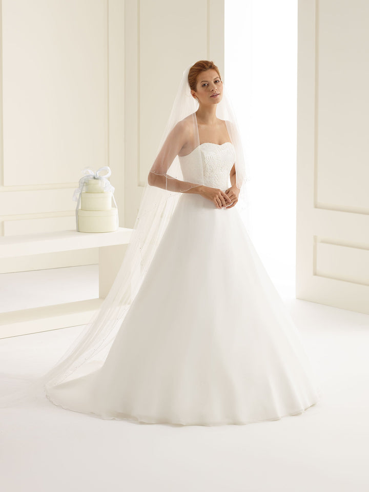 Voile de mariée cathédrale 300 cm avec rabat de 80 cm en tulle ivoire à bordure perlée et cristaux S203 Bianco Evento