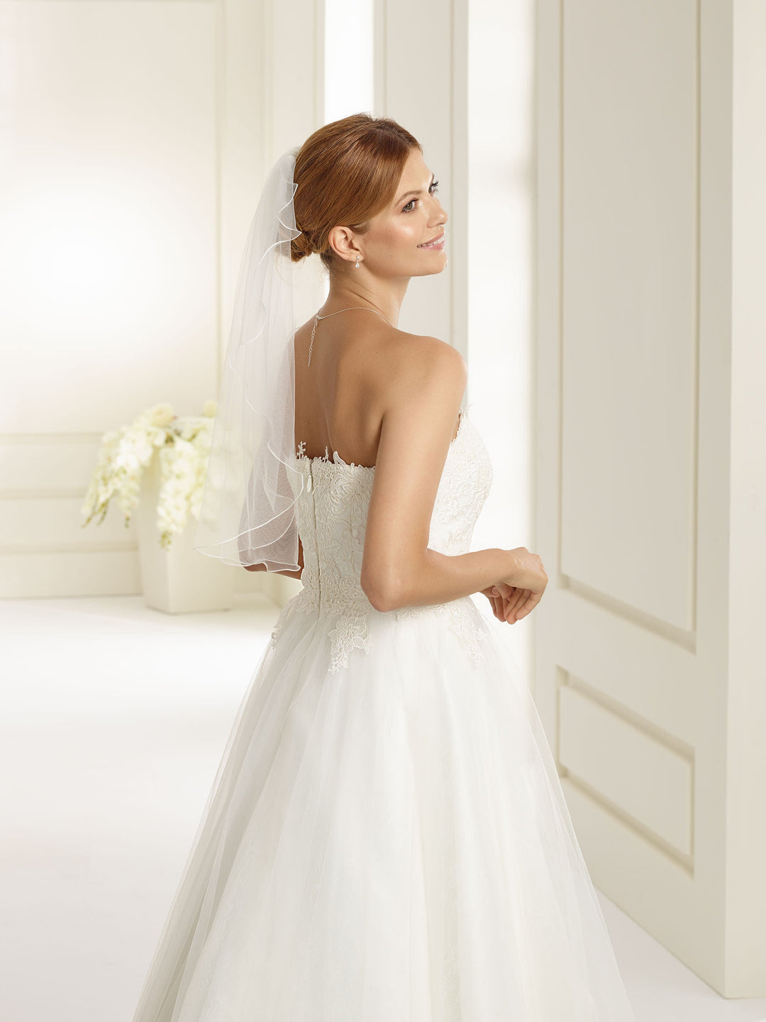 Voile de mariée court 60 cm en tulle ivoire à bordure festonnée S231 Bianco Evento