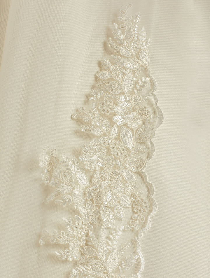 Bordure en dentelle brodée à fleurs et feuillages rehaussée de sequins du voile de mariée 300 cm S347 Bianco Evento