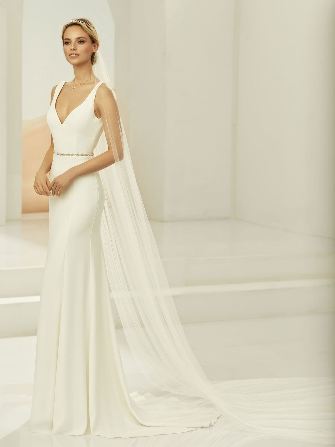 Voile de mariée cathédrale 300 cm en tulle souple ivoire orné de 51 cristaux S382 Bianco Evento